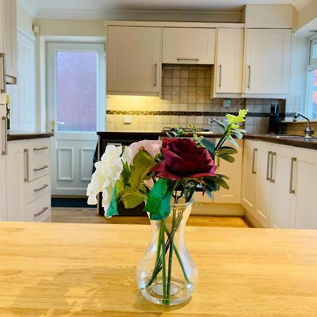 Homely Detached 3 Bedroom House Near Sheffield ロザーハム エクステリア 写真